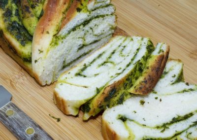 Pan de Pesto, Queso y Ajo